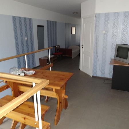 Hotel Rebir Daugavpils Extérieur photo