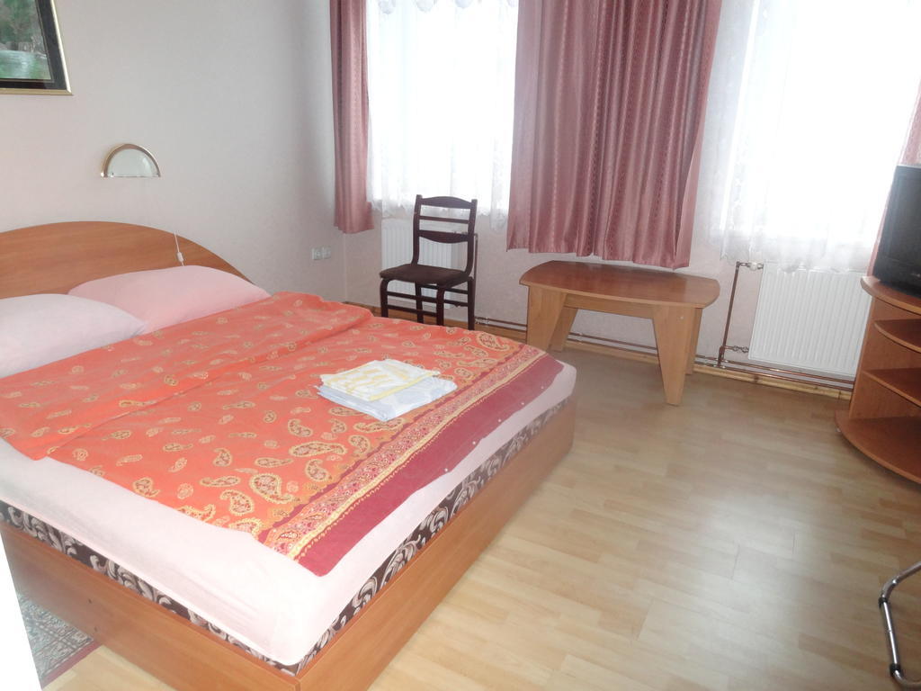 Hotel Rebir Daugavpils Chambre photo