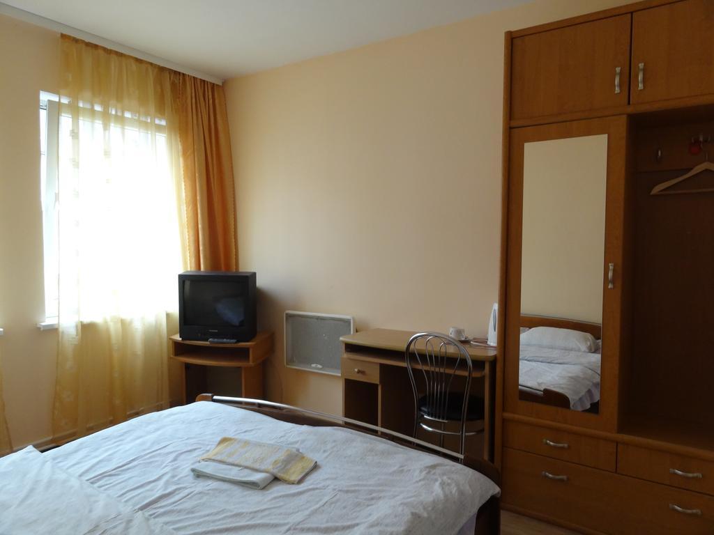 Hotel Rebir Daugavpils Extérieur photo