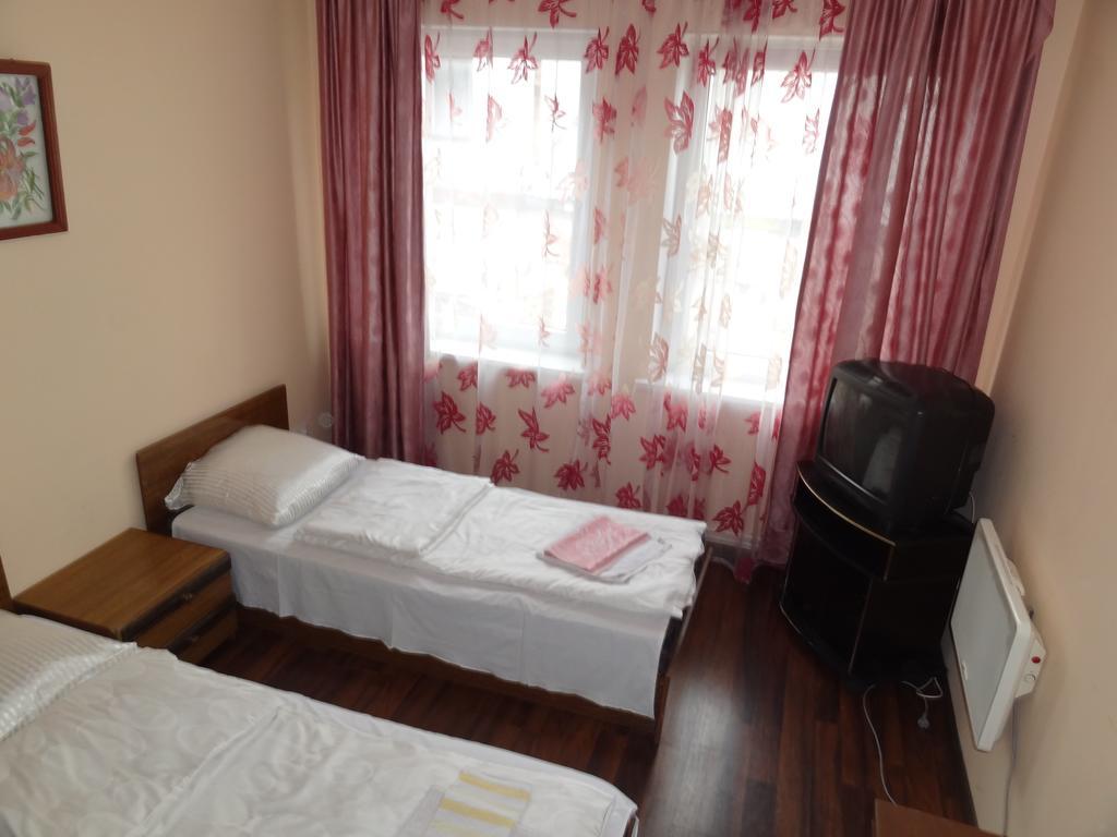 Hotel Rebir Daugavpils Extérieur photo